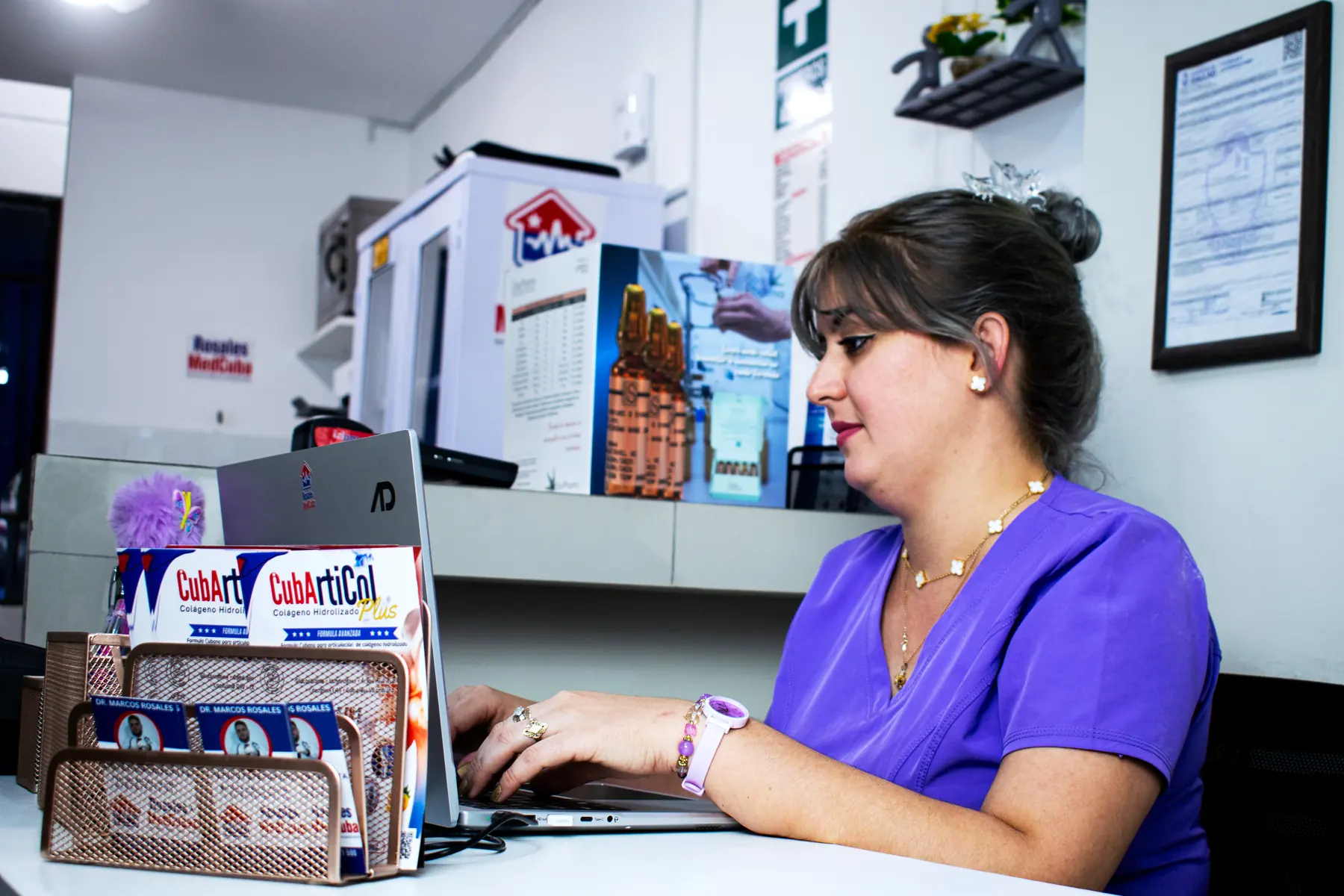 Coordinación de servicios en la recepción de la clínica